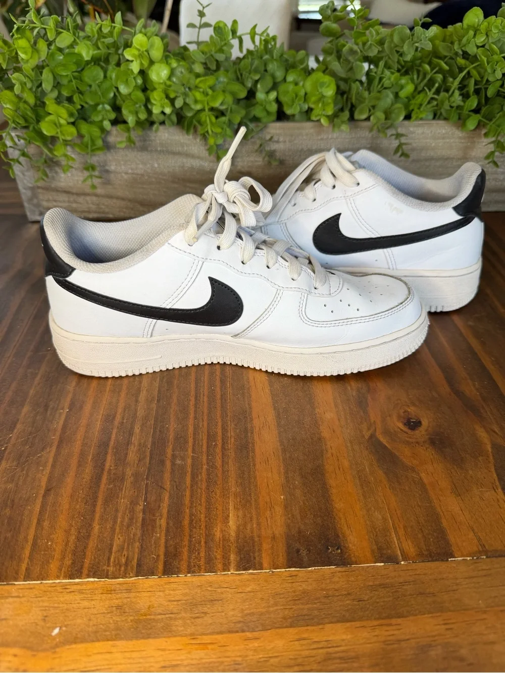 Nike Kids White Sneakers with Black Swoosh 6.5Y